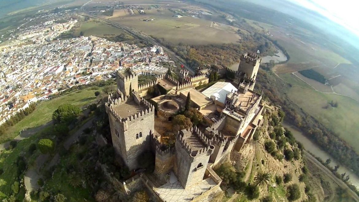 La Junta de Andalucía destaca el potencial turístico del castillo de Almodóvar del Río