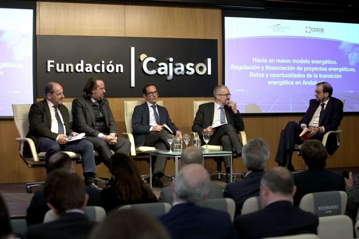 Expertos del sector de la energía reclaman medidas regulatorias ambiciosas para alcanzar el objetivo 2030