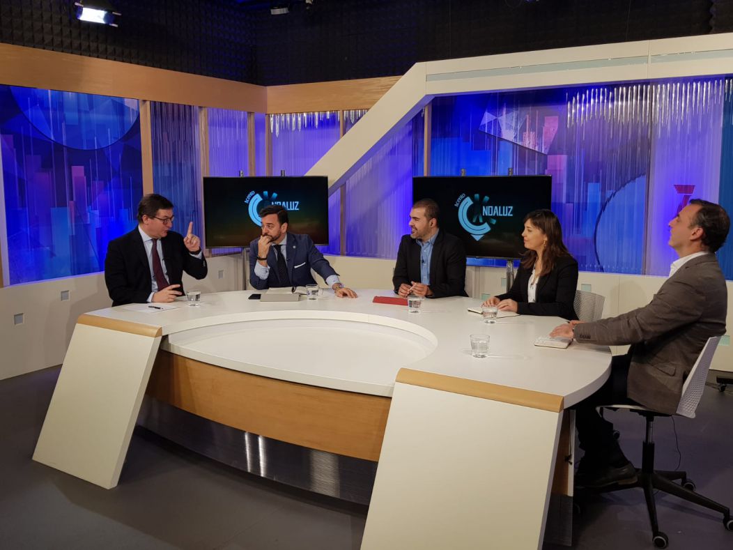 Fernando Seco participa en el debate político-económico en el que se anticipó a los resultados electorales 