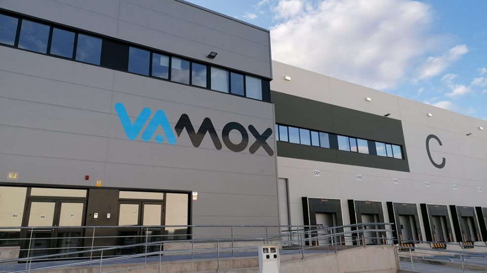 La sevillana Mox se convierte en el repartidor de Alibaba en España