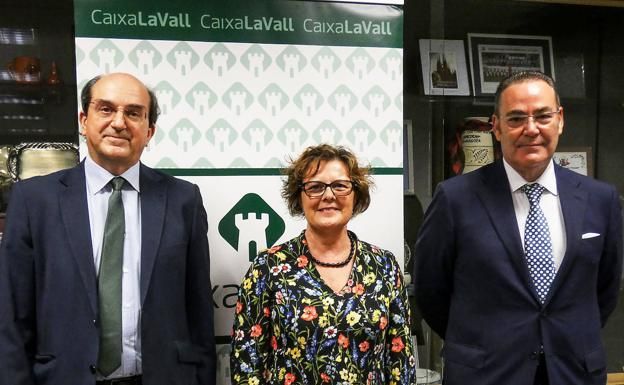 La Caixa Rural Vall San Isidro se integra en el grupo Solventia, liderado por Cajalmendralejo