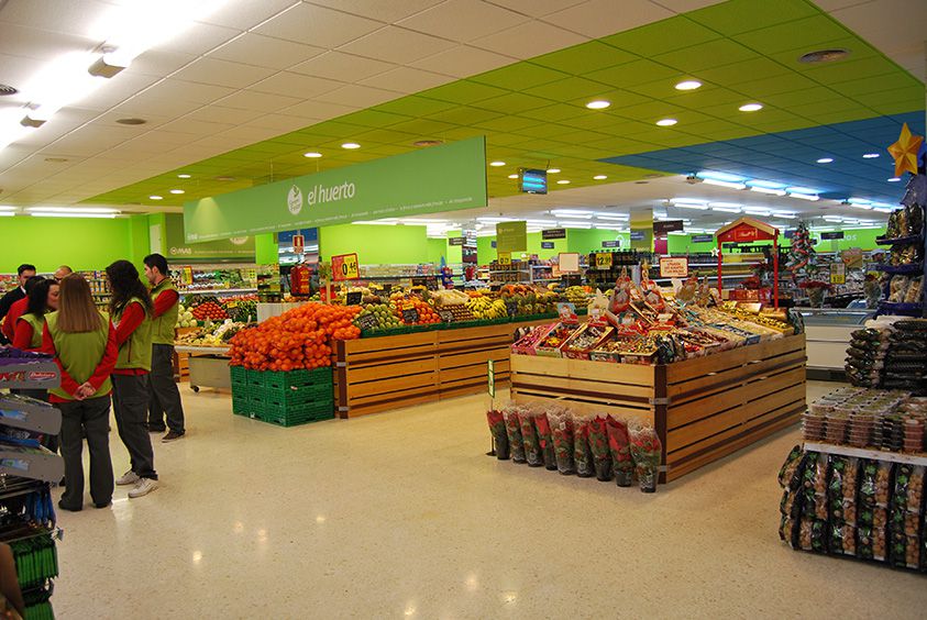 Los supermercados MAS refuerzan su segunda generación con un cambio de cúpula